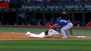 Yariel Rodríguez picks off Josh Smith after review